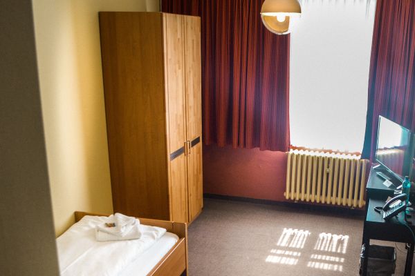 Haus des Volkes Das Bauhaushotel (Probstzella)
